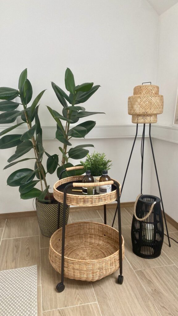 Ambient masažnega studia v Ljubljani z aromatičnimi olji in nežno svetlobo